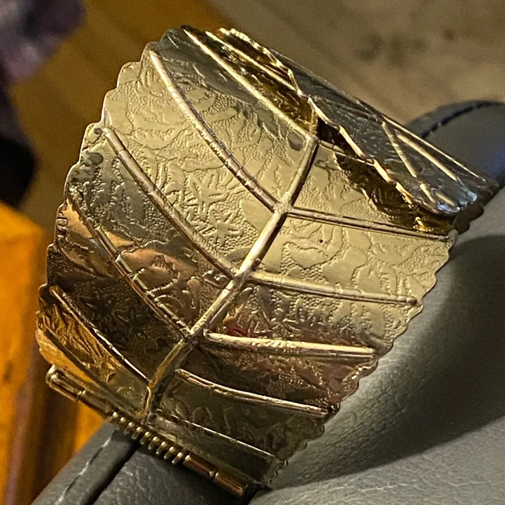 Gold Tone Textured Wide Leaf Design Hinge Overlapping Cuff Bracelet Bohemian